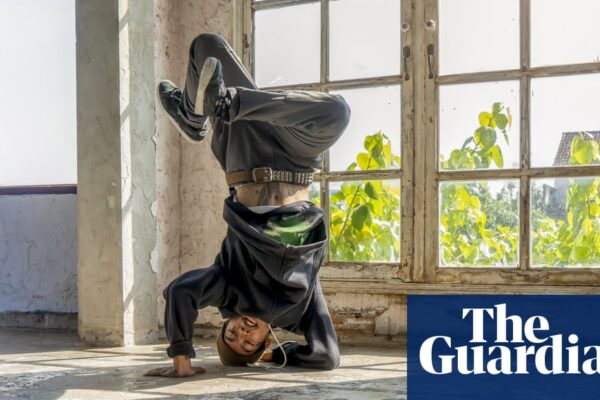 5437 Breakdancers told too many headspins could give them a ‘cone-head’