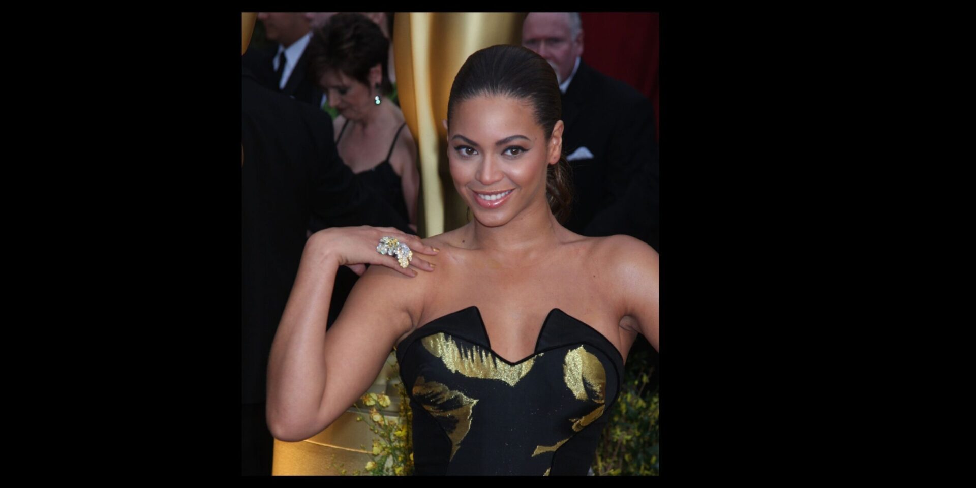 7106e 17287522009873 scaled 6 beauty and skincare tips shared by Beyonce